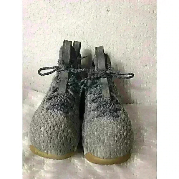 Nike Lebron 15 XV Wolf Gray Gold Size 7Y/ 8 Women 897648 -005 2017 Sneakers - Picture 2 of 9